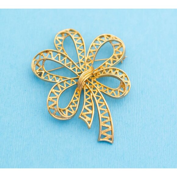 Vintage Unique Tied Elegant Brooch - N5 - Picture 1 of 2